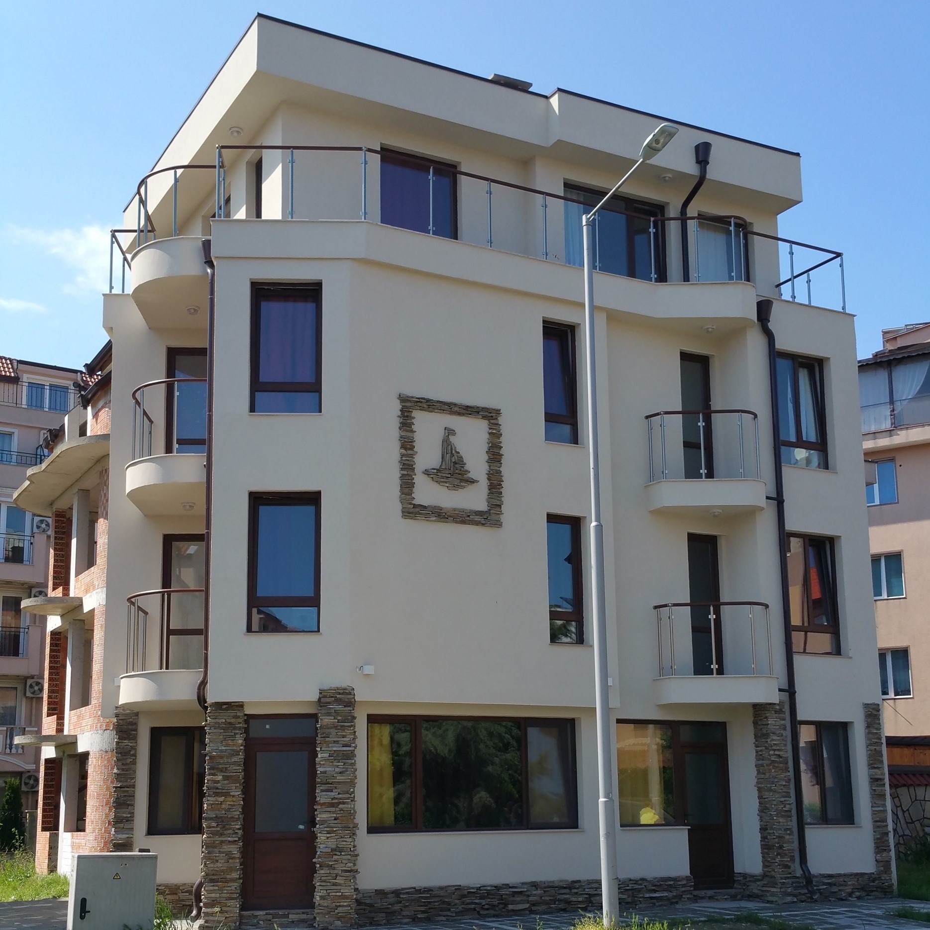 Къщата отвън